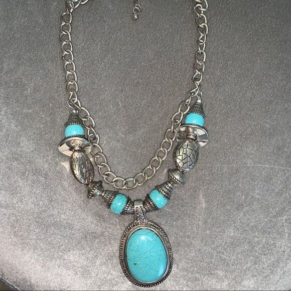 Turquoise coloured bohemian tribal native layered Silvertone statement necklace - Picture 3 of 8